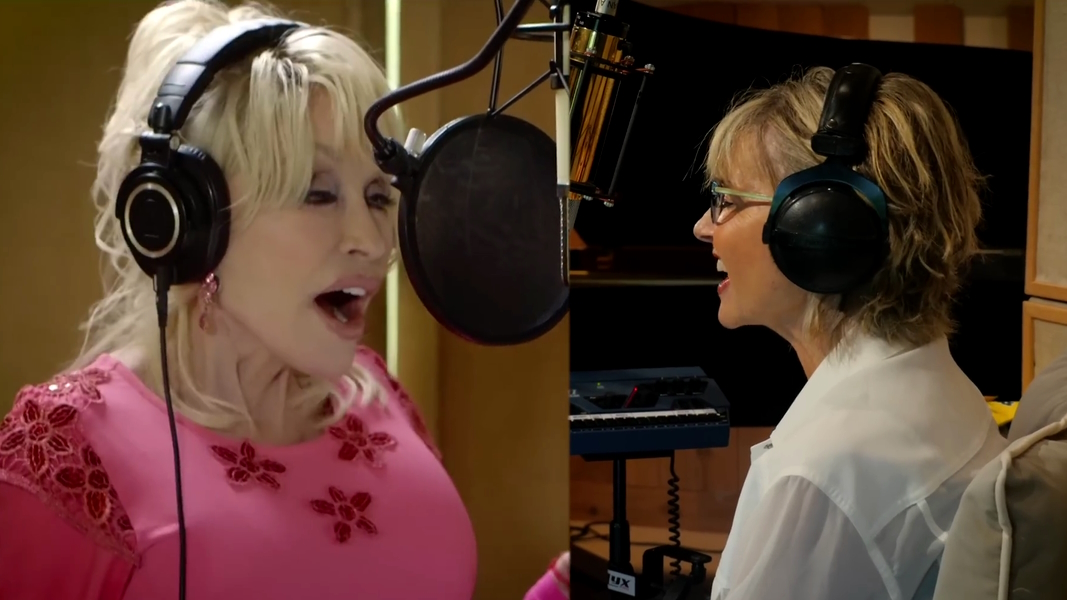 Jolene Olivia Newton-John and Dolly Parton video screenshot