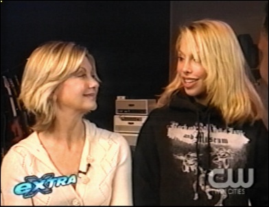 Olivia Newton-John, Extra 2006 with Chloe