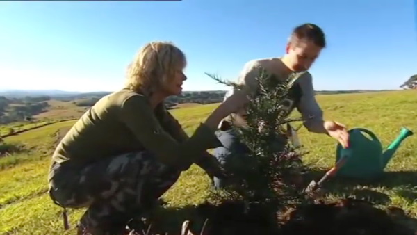 Olivia Newton-John and Jon Dee Tree Day VPK 2006