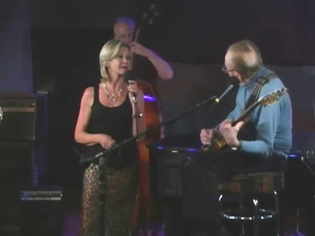 Olivia Newton-John with Les Paul 2007