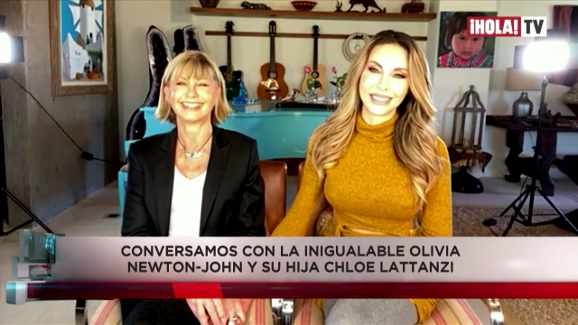 Olivia Newton-John and Chloe with Hola TV