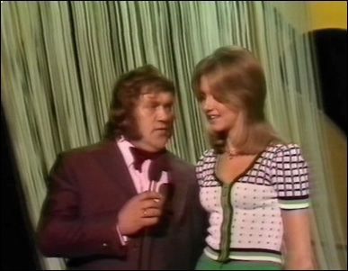 Olivia Newton-John, Sez Les Dawson 1973