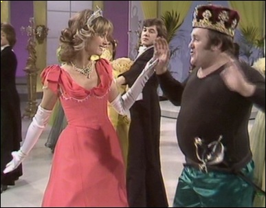 Olivia Newton-John, Les Dawson 1974