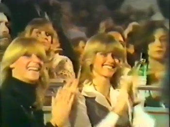 Olivia Newton-John at Helen Reddy 1976 concert