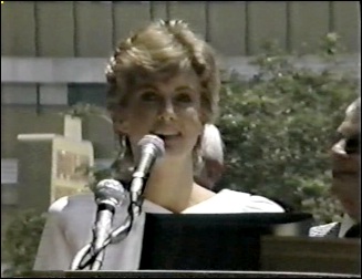 Olivia Newton-John, Merv Griffin 1981 Walk of fame