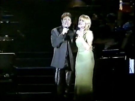 Olivia Newton-John and Cliff Richard on Holmes 1998